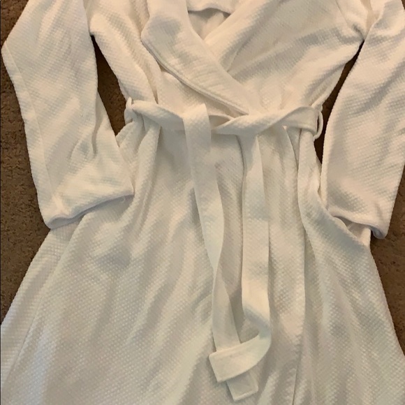 PLUTO Robe - Picture 4 of 13